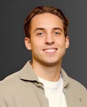 Flynn_Seeger.jpg